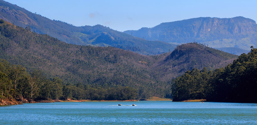 A spectacular view of Kundale lake in Munnar