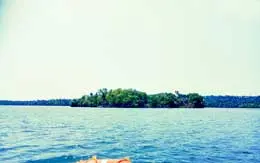 Ponnumthuruthu Island